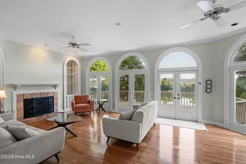 Living - 1401 Waters Edge Dr, Augusta, GA 30901 photo 1 of 5