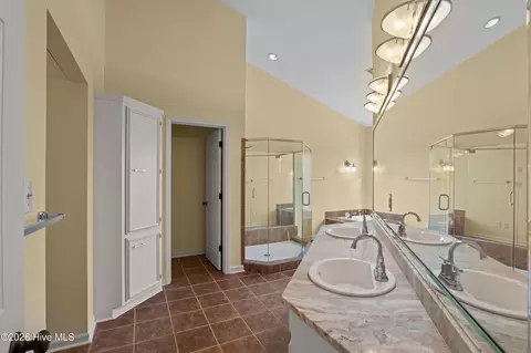 Bath - 1401 Waters Edge Dr, Augusta, GA 30901 photo 4 of 7