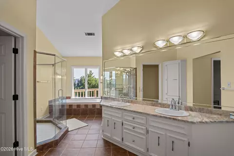 Bath - 1401 Waters Edge Dr, Augusta, GA 30901 photo 5 of 7