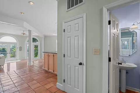 Entry Way - 1401 Waters Edge Dr, Augusta, GA 30901 photo 4 of 8
