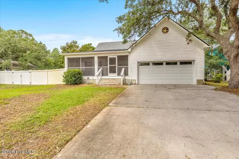 221 NE 60th St, Oak Island, NC 28465