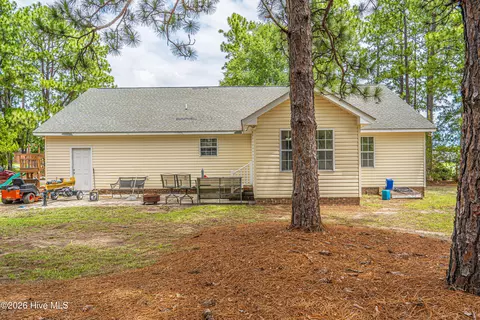 Exterior - 1431 Hylan Ave, Hamlet, NC 28345 photo 6 of 9