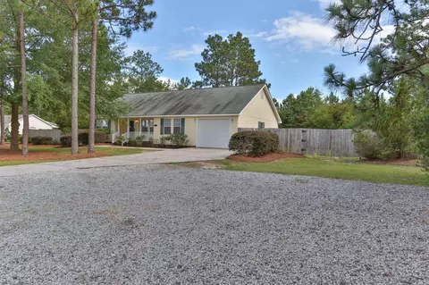 Exterior - 1431 Hylan Ave, Hamlet, NC 28345 photo 4 of 9