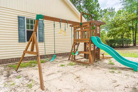 Exterior - 1431 Hylan Ave, Hamlet, NC 28345 photo 9 of 9