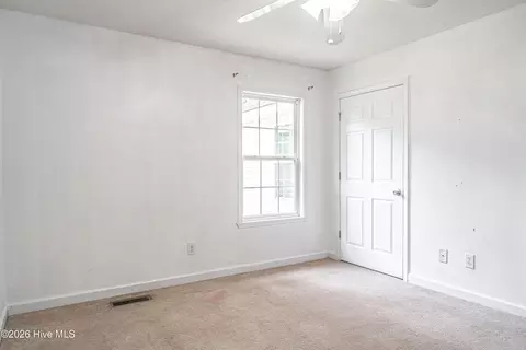 Bedroom - 1431 Hylan Ave, Hamlet, NC 28345 photo 5 of 7