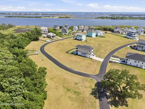 201 Marshside Landing Lndg, Holly Ridge, NC 28445