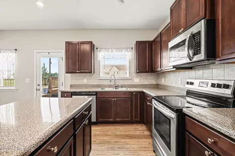 Kitchen - 228 Monroe Fields Dr, Benson, NC 27504 photo 4 of 4