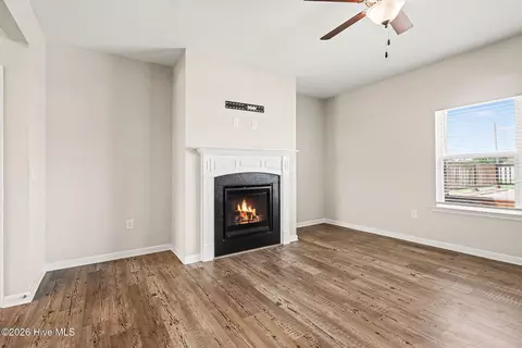 Living - 228 Monroe Fields Dr, Benson, NC 27504 photo 4 of 4