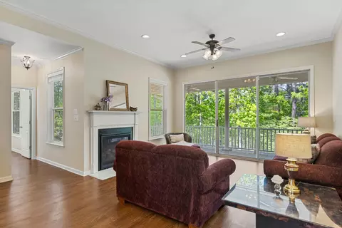 Living - 9 Caravel Cir, Mccormick, SC 29835 photo 2 of 3