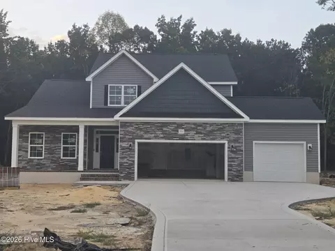 2932 Loch Ct, Grimesland, NC 27837