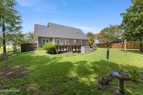 Exterior - 178 Emerald Ridge Dr, Hampstead, NC 28443 photo 6 of 7