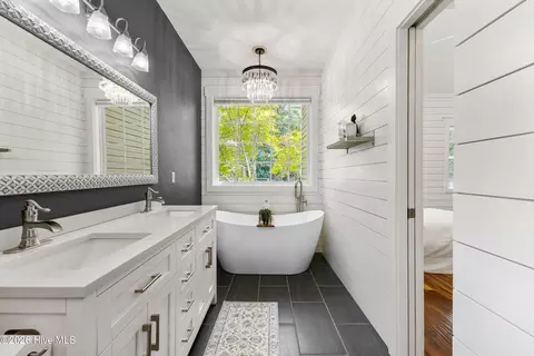 Bath - 178 Emerald Ridge Dr, Hampstead, NC 28443 photo 1 of 3