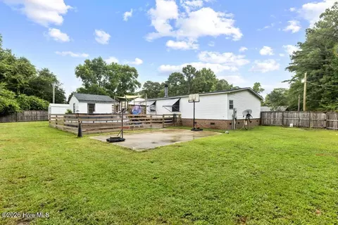 Exterior - 126 Elizabeth Dr E, Hubert, NC 28539 photo 6 of 7