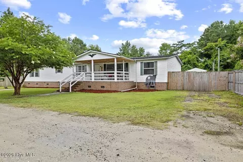 Exterior - 126 Elizabeth Dr E, Hubert, NC 28539 photo 2 of 7