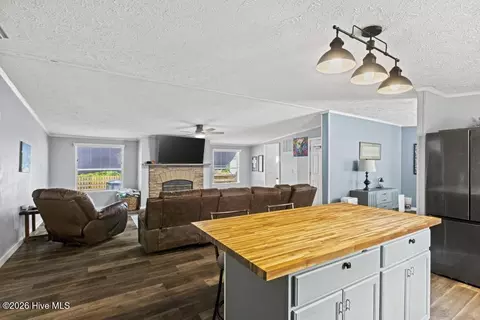 Kitchen - 126 Elizabeth Dr E, Hubert, NC 28539 photo 5 of 5