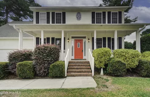 318 Osprey Point Dr, Sneads Ferry, NC 28460