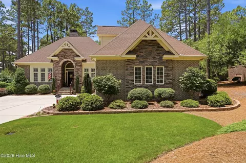 14 Plantation Dr, Southern Pines, NC 28387