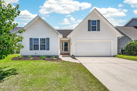104 Ashcroft Dr, Jacksonville, NC 28546