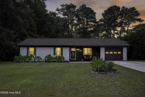 304 Millhouse Rd, Castle Hayne, NC 28429