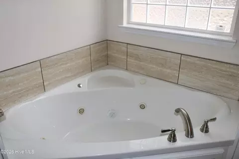 Bath - 3925 Murray St, Augusta, GA 30909 photo 5 of 6