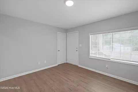 Living - 2140 Veterans Dr, Augusta, GA 30909 photo 2 of 7