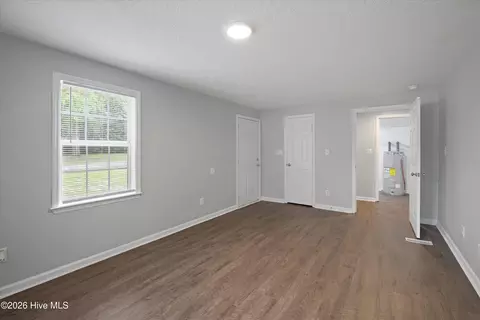 Living - 2140 Veterans Dr, Augusta, GA 30909 photo 4 of 7
