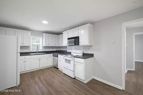 Kitchen - 2140 Veterans Dr, Augusta, GA 30909 photo 1 of 2