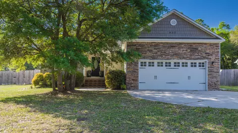 452 Hardison Rd, Holly Ridge, NC 28445