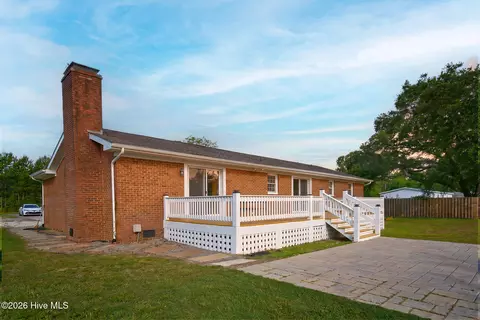 Exterior - 685 Edens Ln, Hampstead, NC 28443 photo 2 of 3