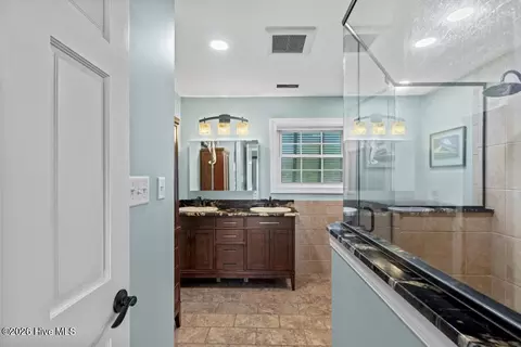 Bath - 148 E Ivybridge Dr, Hubert, NC 28539 photo 3 of 6