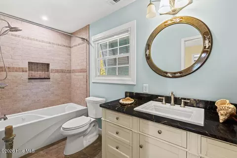 Bath - 148 E Ivybridge Dr, Hubert, NC 28539 photo 2 of 6