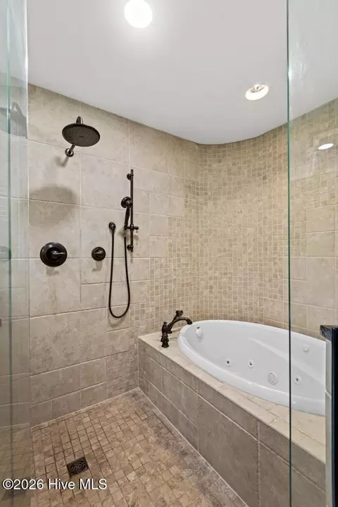 Bath - 148 E Ivybridge Dr, Hubert, NC 28539 photo 5 of 6