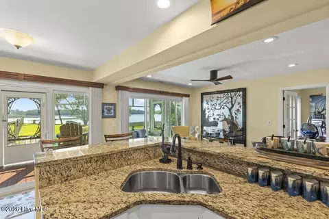 Kitchen - 148 E Ivybridge Dr, Hubert, NC 28539 photo 2 of 4