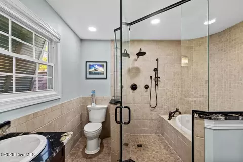 Bath - 148 E Ivybridge Dr, Hubert, NC 28539 photo 4 of 6