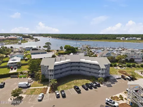 400 Virginia Ave #305-B, Carolina Beach, NC 28428