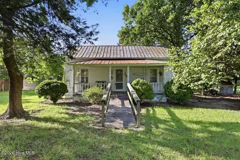 1314 Harper House Rd, Four Oaks, NC 27524