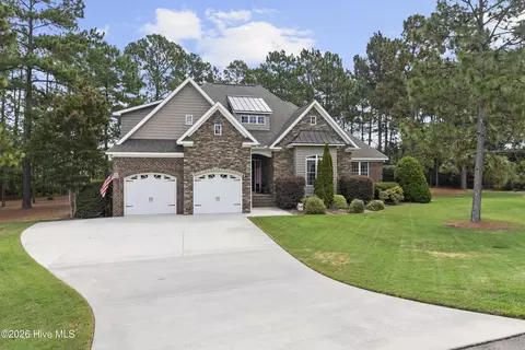 107 Tomahawk Ct, Whispering Pines, NC 28327