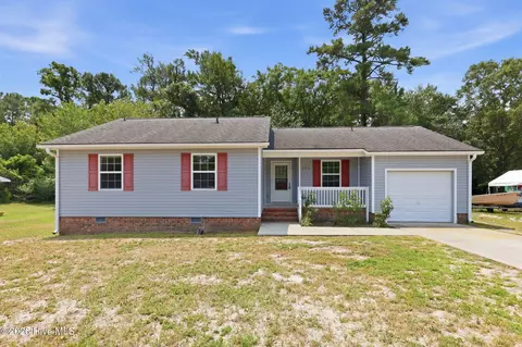 104 Bayberry Rd, Newport, NC 28570