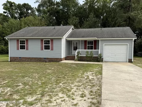 104 Bayberry Rd, Newport, NC 28570