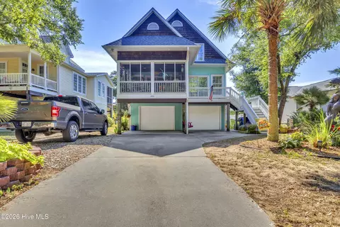204 NE 60th St, Oak Island, NC 28465