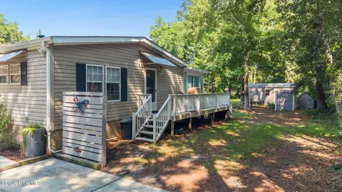1947 Sloop Point Loop Rd, Hampstead, NC 28443 photo 7