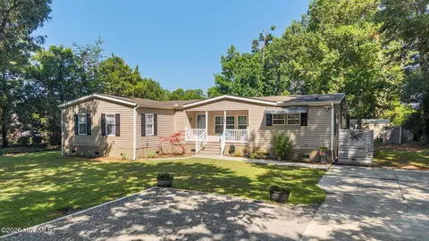 1947 Sloop Point Loop Rd, Hampstead, NC 28443 photo 4