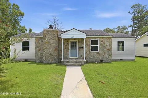 325 Miller Blvd, Havelock, NC 28532