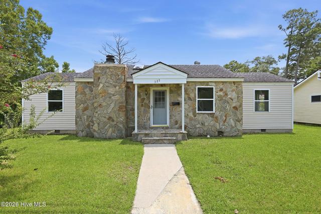 325 Miller Blvd, Havelock, NC 28532