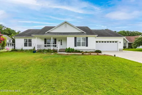 301 Ransom Brook Ct, Beaufort, NC 28516