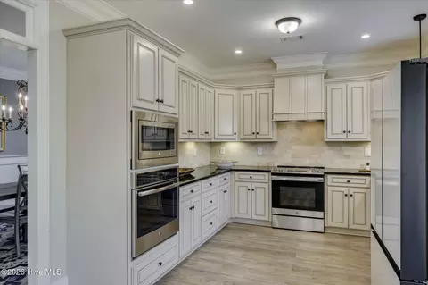 Kitchen - 1173 Waltons Pass, Evans, GA 30809 photo 3 of 6