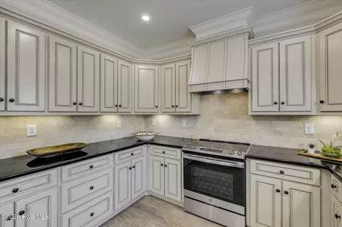 Kitchen - 1173 Waltons Pass, Evans, GA 30809 photo 4 of 6