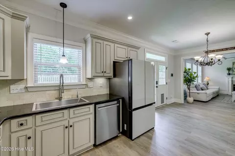 Kitchen - 1173 Waltons Pass, Evans, GA 30809 photo 5 of 6