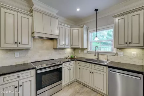 Kitchen - 1173 Waltons Pass, Evans, GA 30809 photo 2 of 6