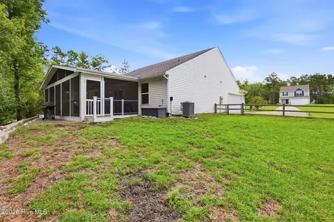Exterior - 530 Poppleton Dr, Hampstead, NC 28443 photo 9 of 13